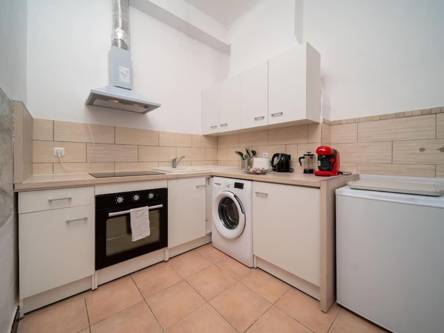 Appartement Tout Equipe 4 Couchages Belle De Mai Marseille Kültér fotó